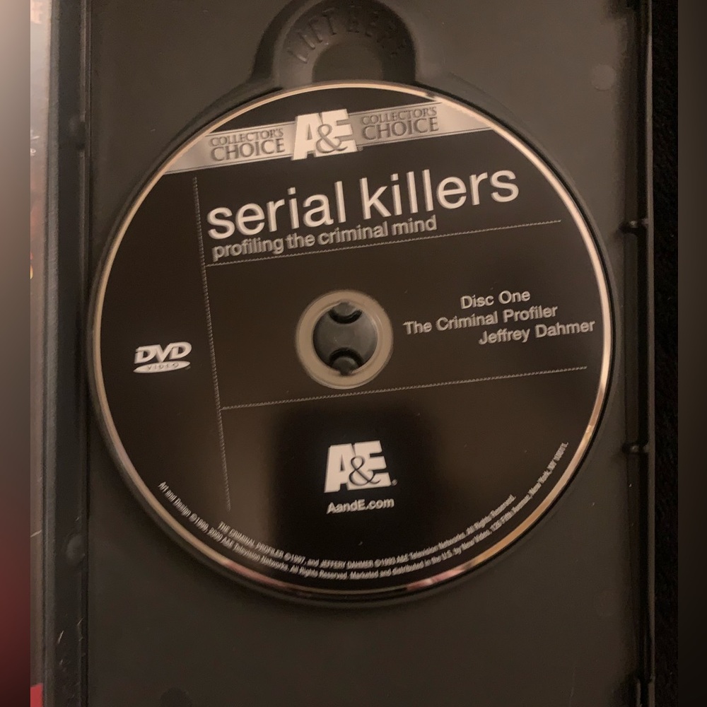 Serial killer DVD set - Picture 7 of 7